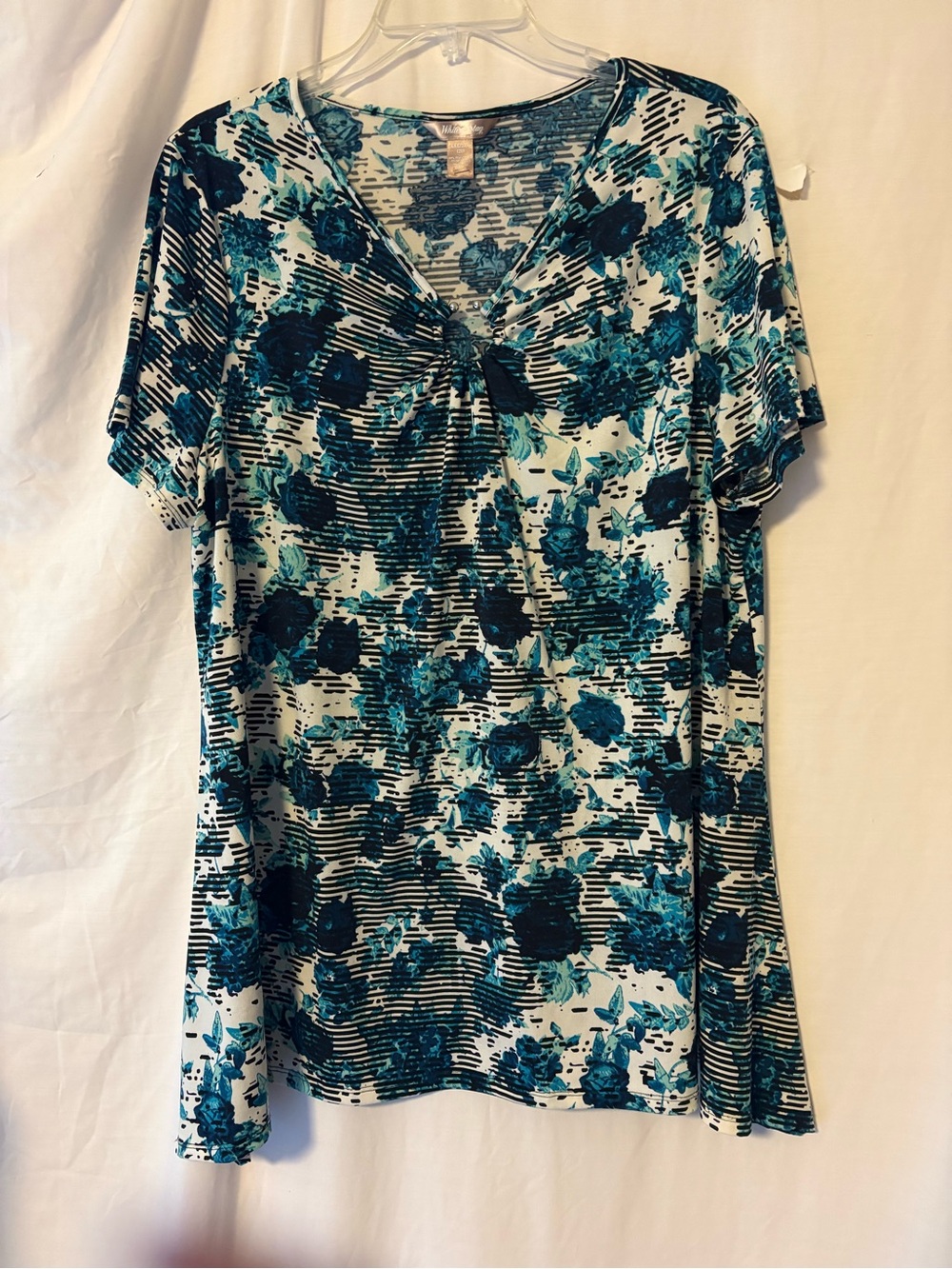 White Stag Teal, Black & White V-Neck Floral Short Sleeve Top